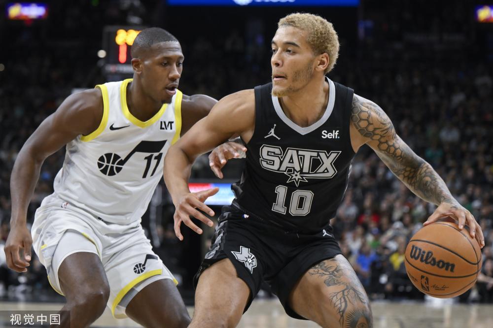 特维斯曾在 特维斯曾在