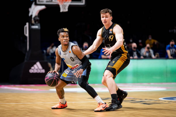 这次库里的 这次库里的