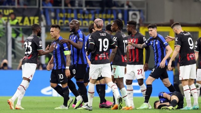 它暴露了球 它暴露了球